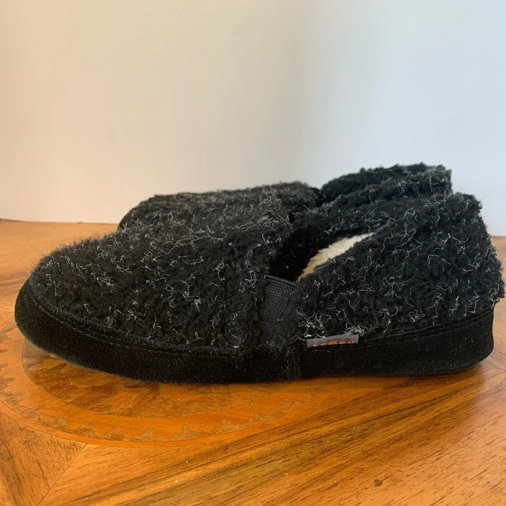 Acorn Warm Fuzzy Slippers Gray Black Youth Big Boys or Girls Size 3 - 4